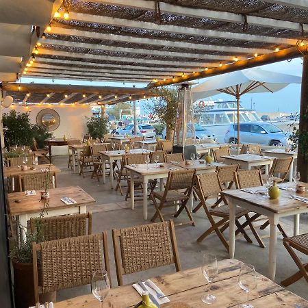 Hotel Les Vagues Saintes-Maries-de-La-Mer Exterior foto