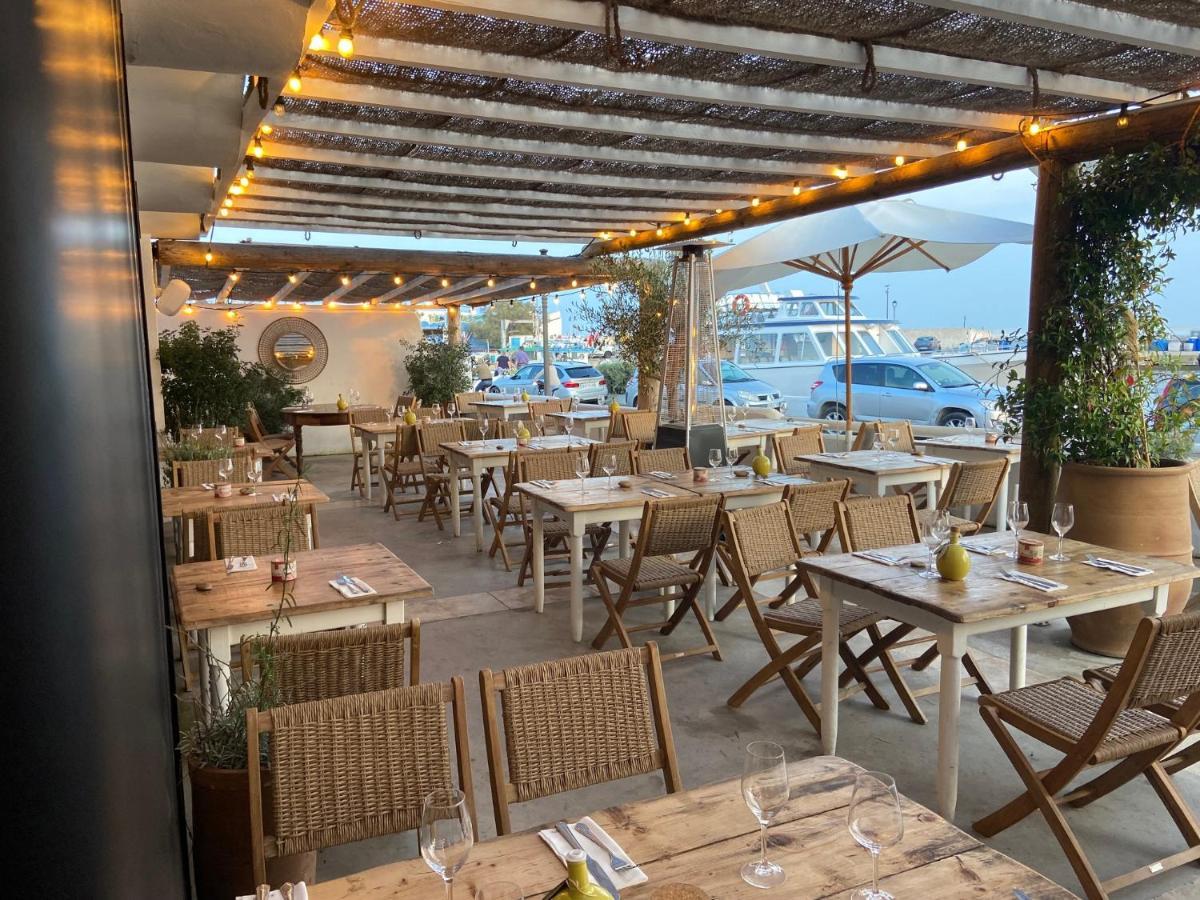 Hotel Les Vagues Saintes-Maries-de-La-Mer Exterior foto