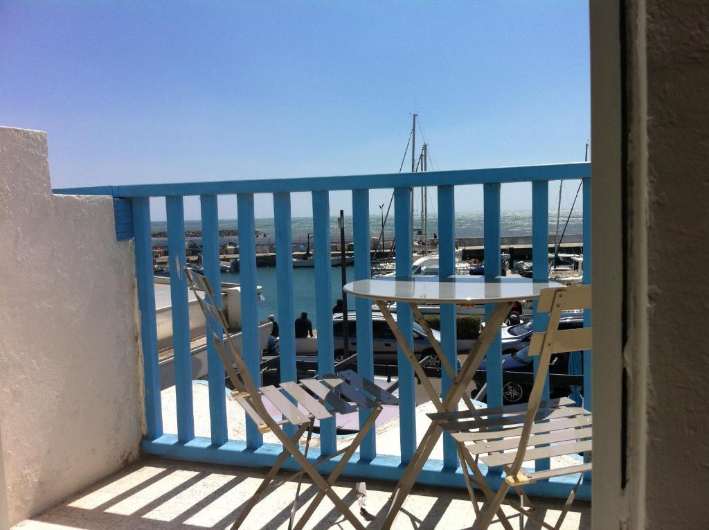 Hotel Les Vagues Saintes-Maries-de-La-Mer Exterior foto
