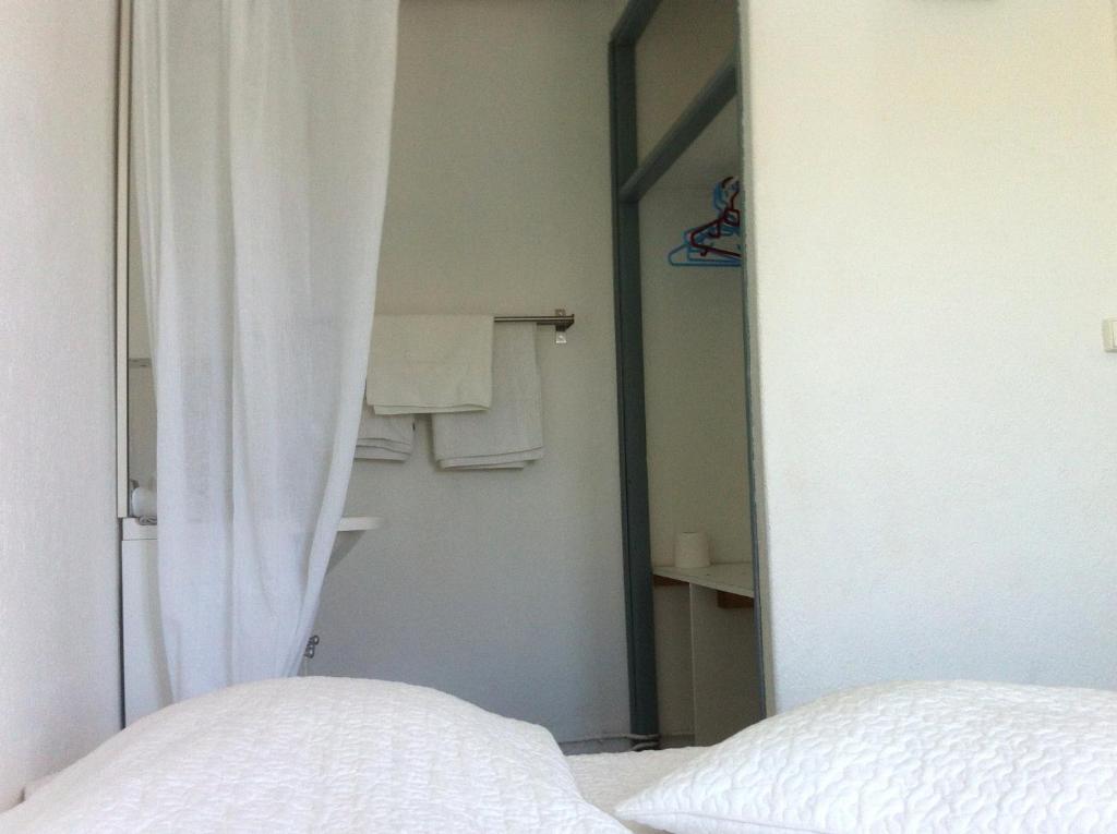 Hotel Les Vagues Saintes-Maries-de-La-Mer Zimmer foto