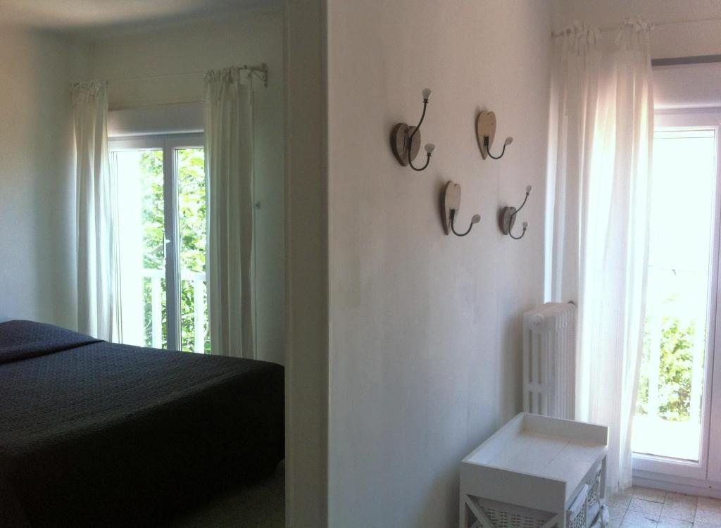 Hotel Les Vagues Saintes-Maries-de-La-Mer Zimmer foto